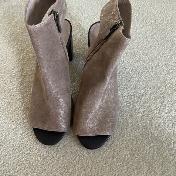 Donald J Pliner Irene 60 new in box gold shimmer heels size 8.5 - Picture 4 of 8